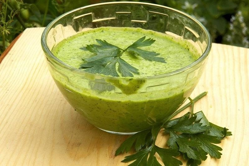 Зеленый грузинский соус из зелени