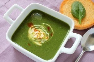 Зеленый суп пюре из шпината